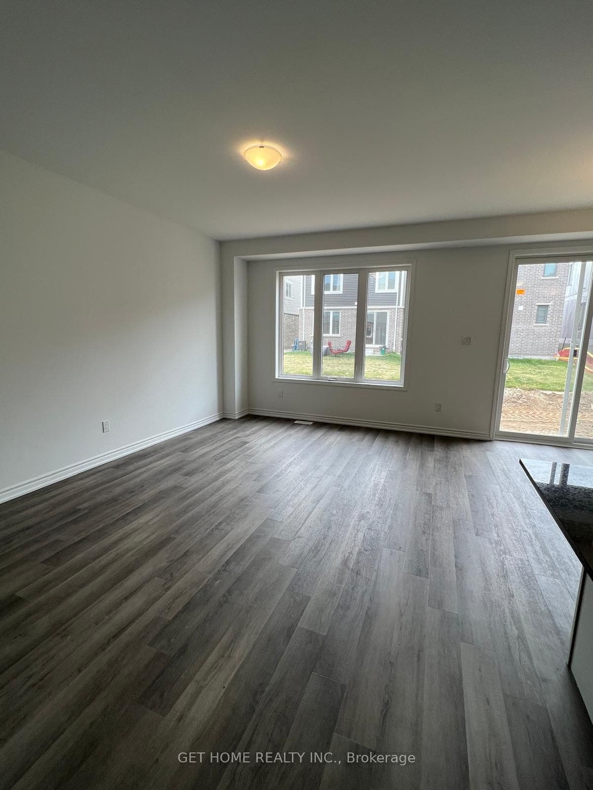 34 Histand Trail, Kitchener, Waterloo ON N2R 0S2 34 Histand Trail, Kitchener, Waterloo ON N2R 0S2