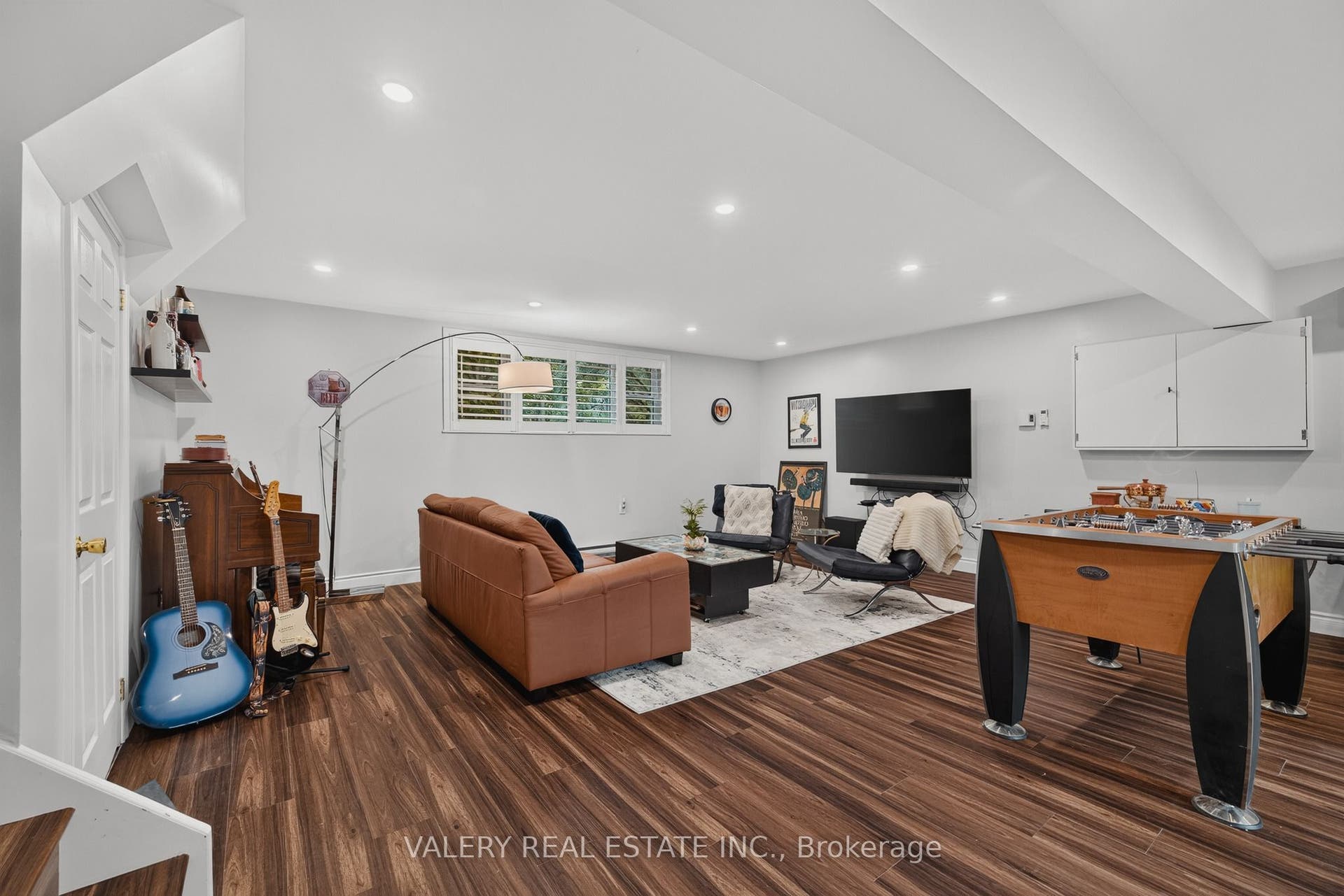 325 Coleridge Drive, Waterloo, Waterloo ON N2L 2V5 325 Coleridge Drive, Waterloo, Waterloo ON N2L 2V5