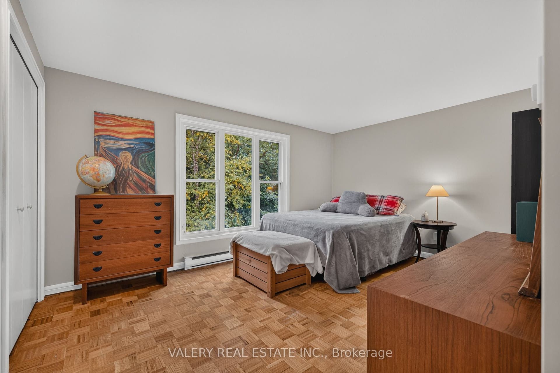 325 Coleridge Drive, Waterloo, Waterloo ON N2L 2V5 325 Coleridge Drive, Waterloo, Waterloo ON N2L 2V5