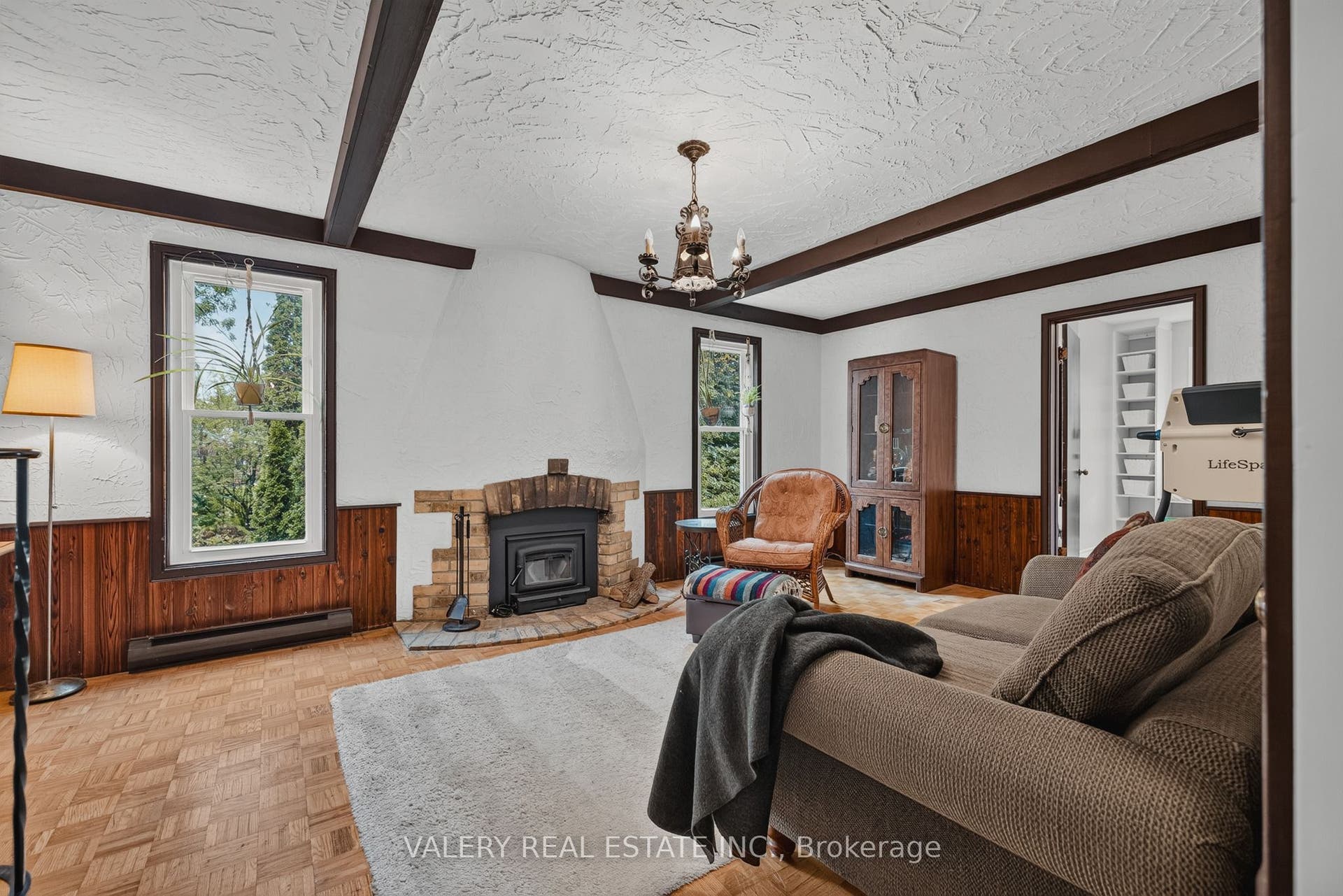 325 Coleridge Drive, Waterloo, Waterloo ON N2L 2V5 325 Coleridge Drive, Waterloo, Waterloo ON N2L 2V5