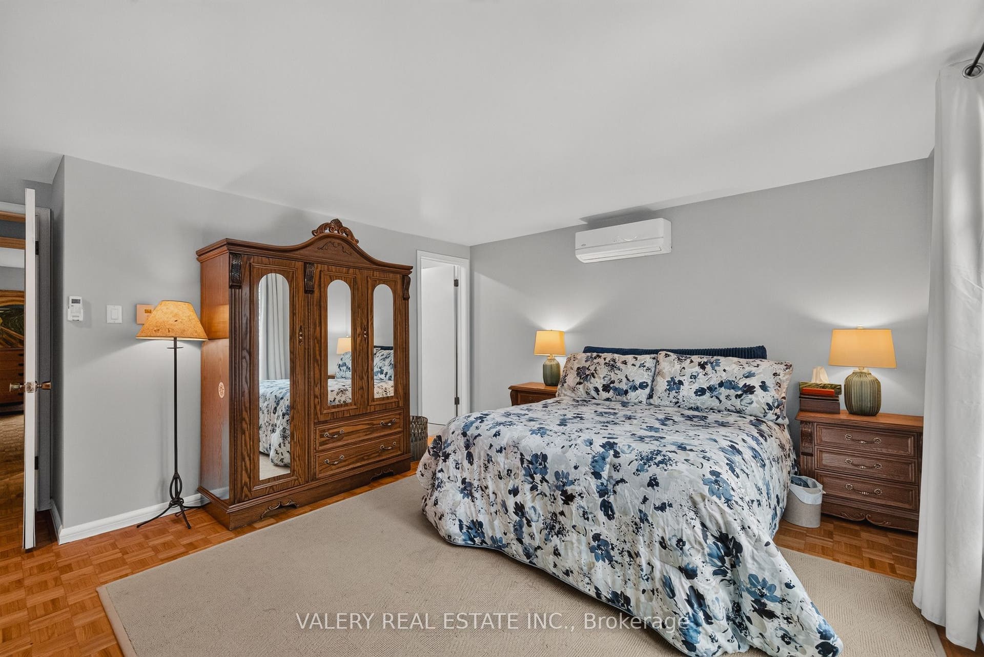 325 Coleridge Drive, Waterloo, Waterloo ON N2L 2V5 325 Coleridge Drive, Waterloo, Waterloo ON N2L 2V5