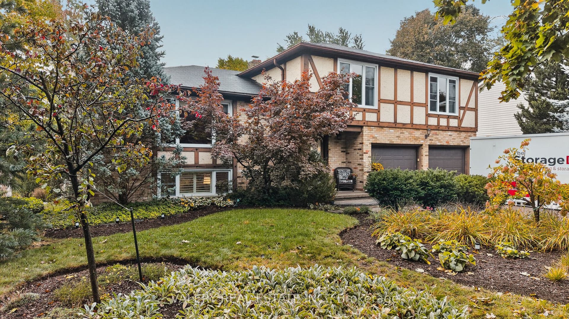 325 Coleridge Drive, Waterloo, Waterloo ON N2L 2V5 325 Coleridge Drive, Waterloo, Waterloo ON N2L 2V5