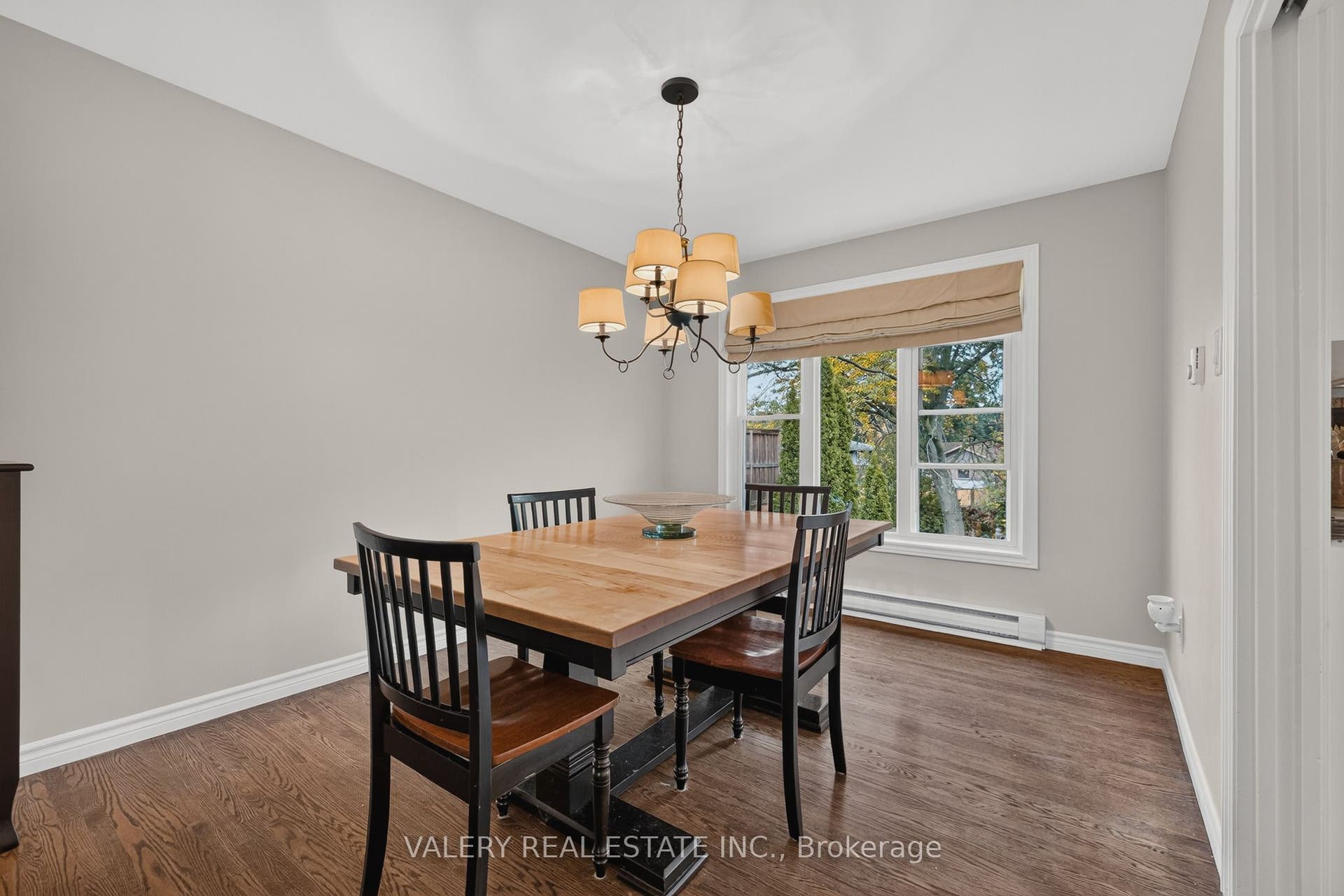 325 Coleridge Drive, Waterloo, Waterloo ON N2L 2V5 325 Coleridge Drive, Waterloo, Waterloo ON N2L 2V5