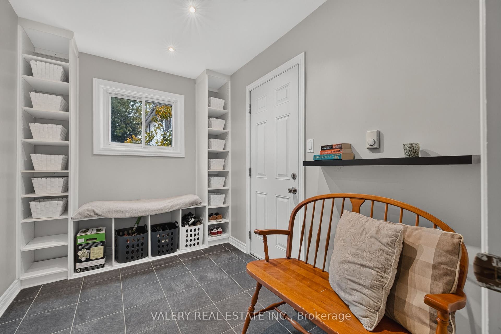325 Coleridge Drive, Waterloo, Waterloo ON N2L 2V5 325 Coleridge Drive, Waterloo, Waterloo ON N2L 2V5
