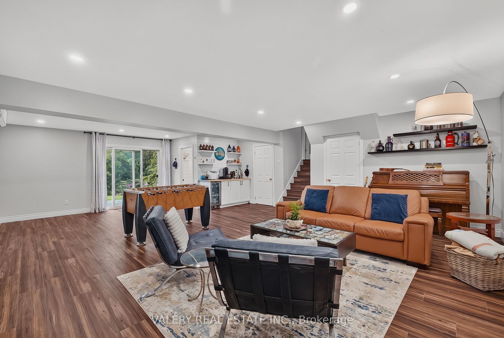 325 Coleridge Drive, Waterloo, Waterloo ON N2L 2V5 325 Coleridge Drive, Waterloo, Waterloo ON N2L 2V5