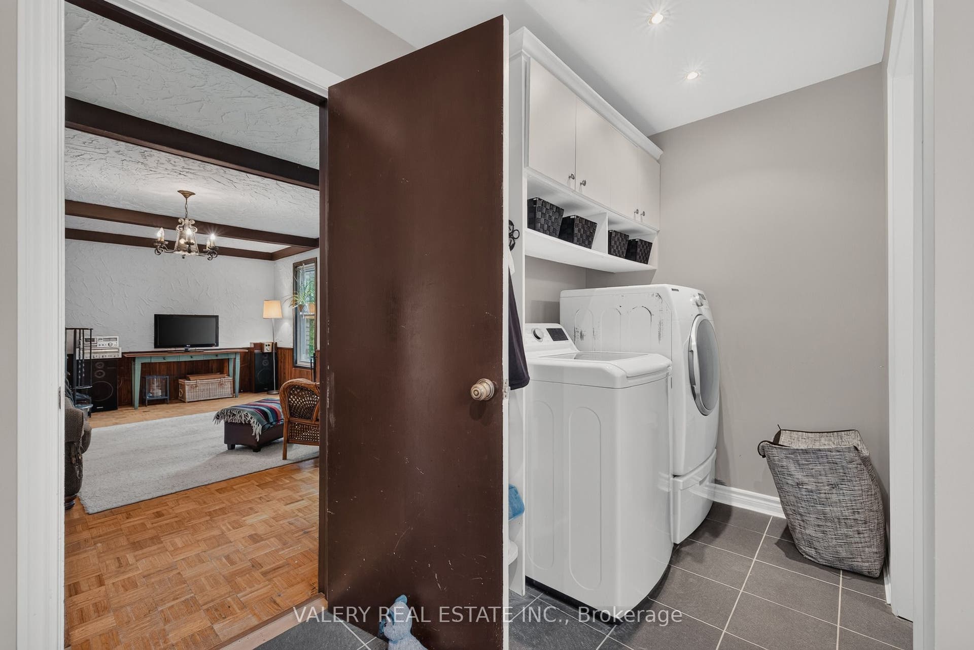 325 Coleridge Drive, Waterloo, Waterloo ON N2L 2V5 325 Coleridge Drive, Waterloo, Waterloo ON N2L 2V5