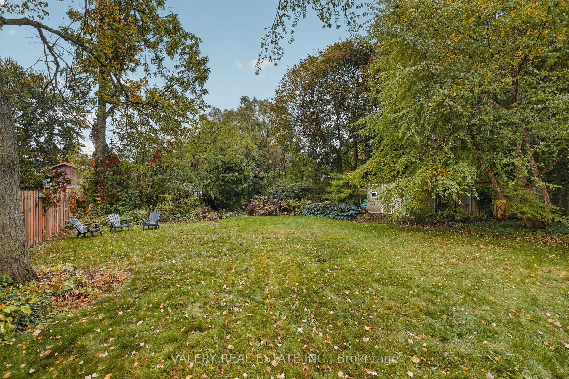 325 Coleridge Drive, Waterloo, Waterloo ON N2L 2V5 325 Coleridge Drive, Waterloo, Waterloo ON N2L 2V5