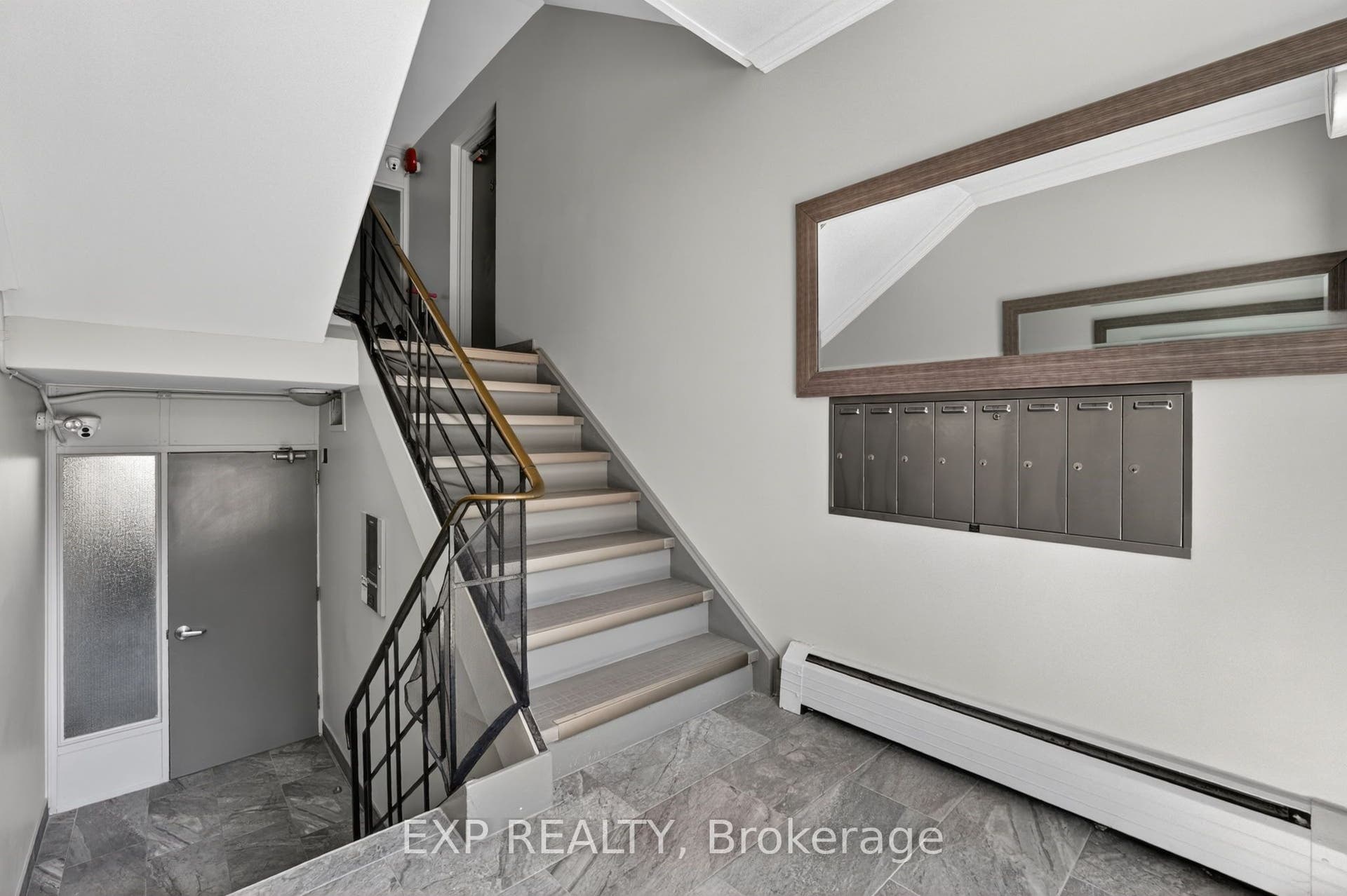 81 Kenwood Drive, Kitchener, Waterloo ON N2B 3H3 81 Kenwood Drive, Kitchener, Waterloo ON N2B 3H3