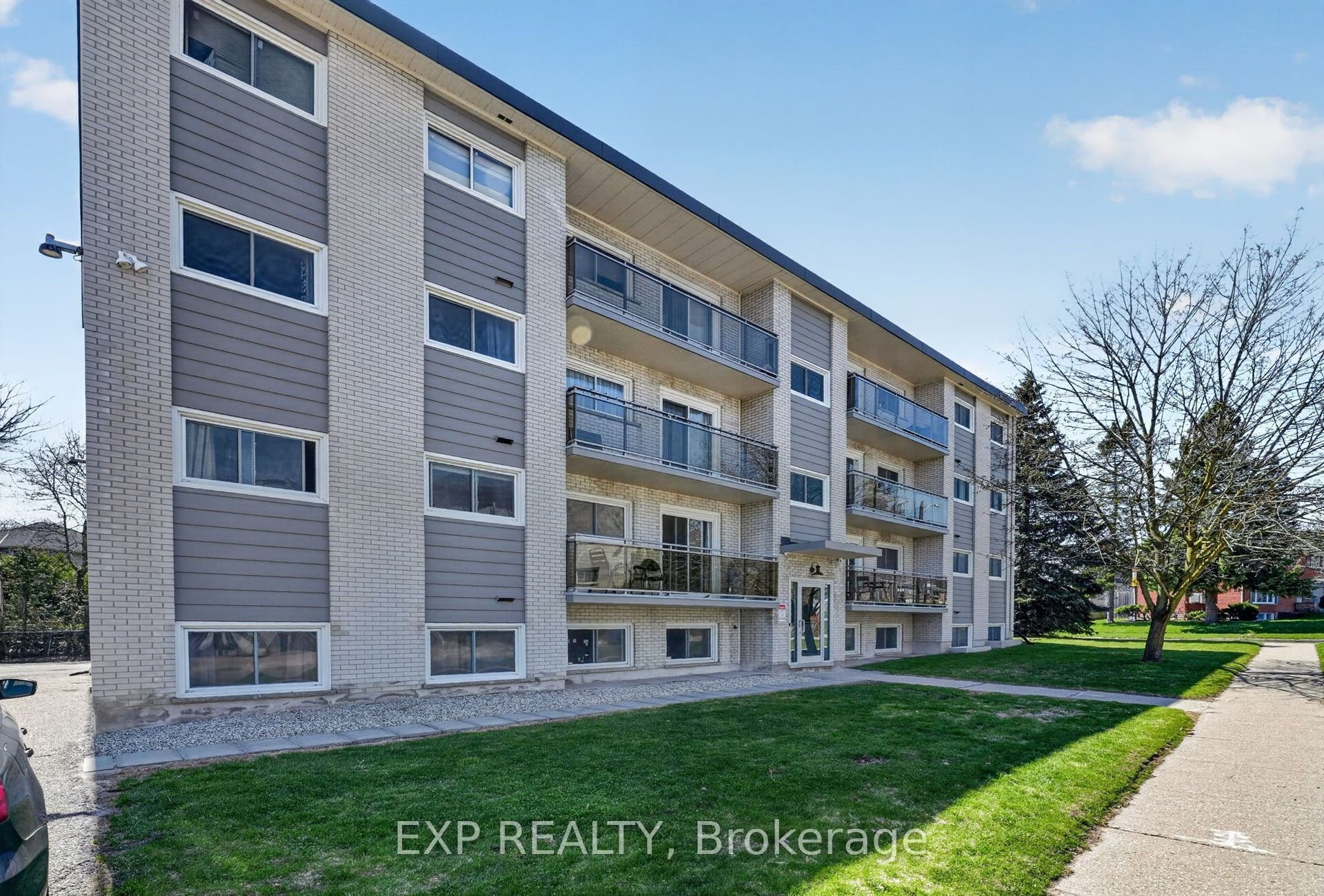 81 Kenwood Drive, Kitchener, Waterloo ON N2B 3H3 81 Kenwood Drive, Kitchener, Waterloo ON N2B 3H3