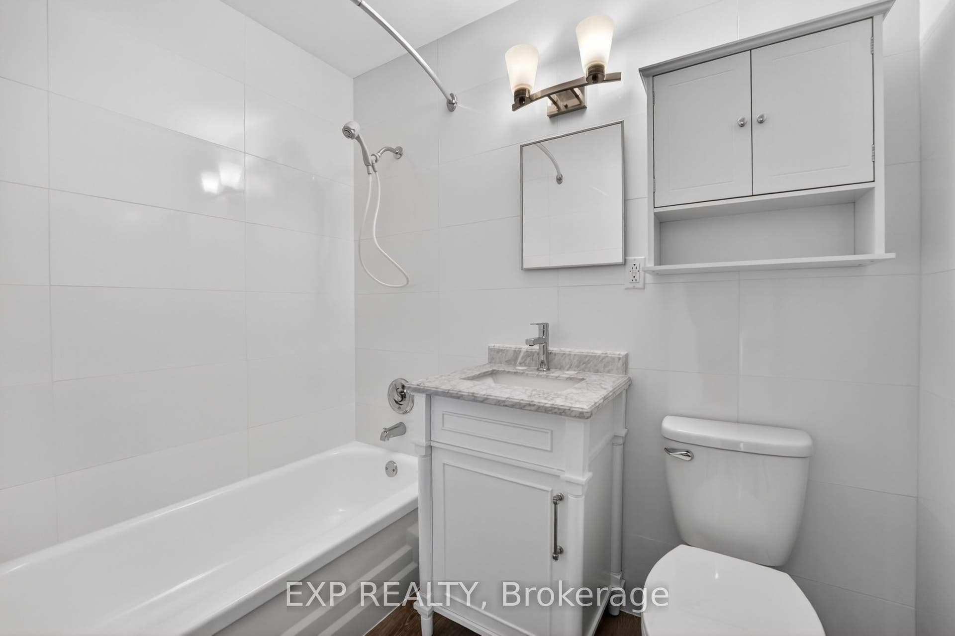 81 Kenwood Drive, Kitchener, Waterloo ON N2B 3H3 81 Kenwood Drive, Kitchener, Waterloo ON N2B 3H3