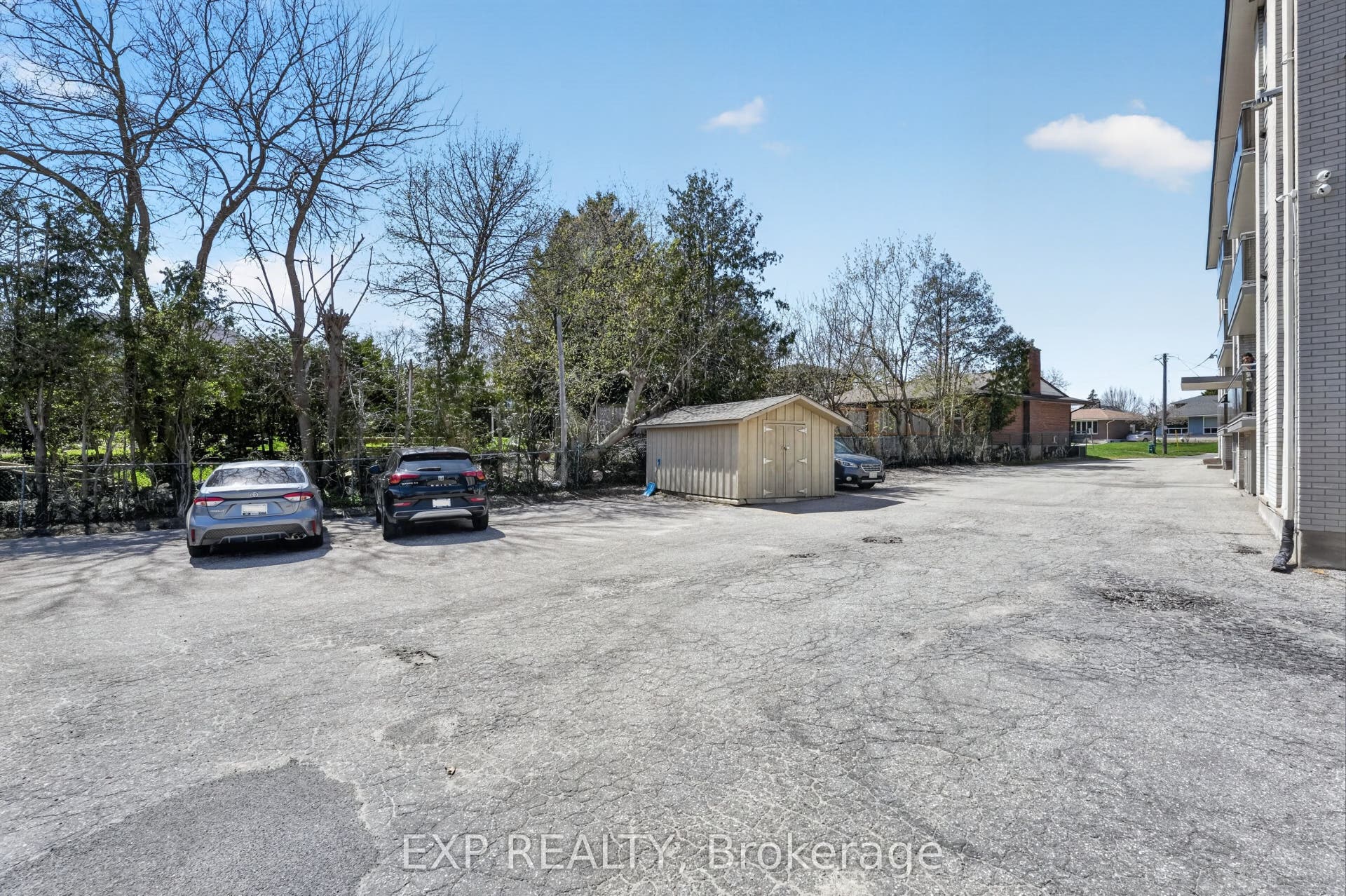 81 Kenwood Drive, Kitchener, Waterloo ON N2B 3H3 81 Kenwood Drive, Kitchener, Waterloo ON N2B 3H3