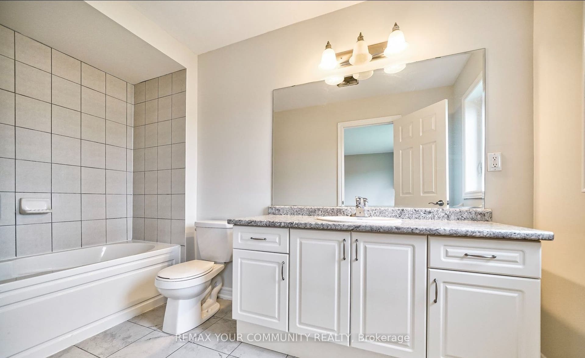 470 Linden Drive, #25, Cambridge, Waterloo ON N3H 4R6 470 Linden Drive, #25, Cambridge, Waterloo ON N3H 4R6
