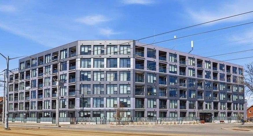 690 King Street W, #214, Kitchener, Waterloo ON N2G 0B9 690 King Street W, #214, Kitchener, Waterloo ON N2G 0B9