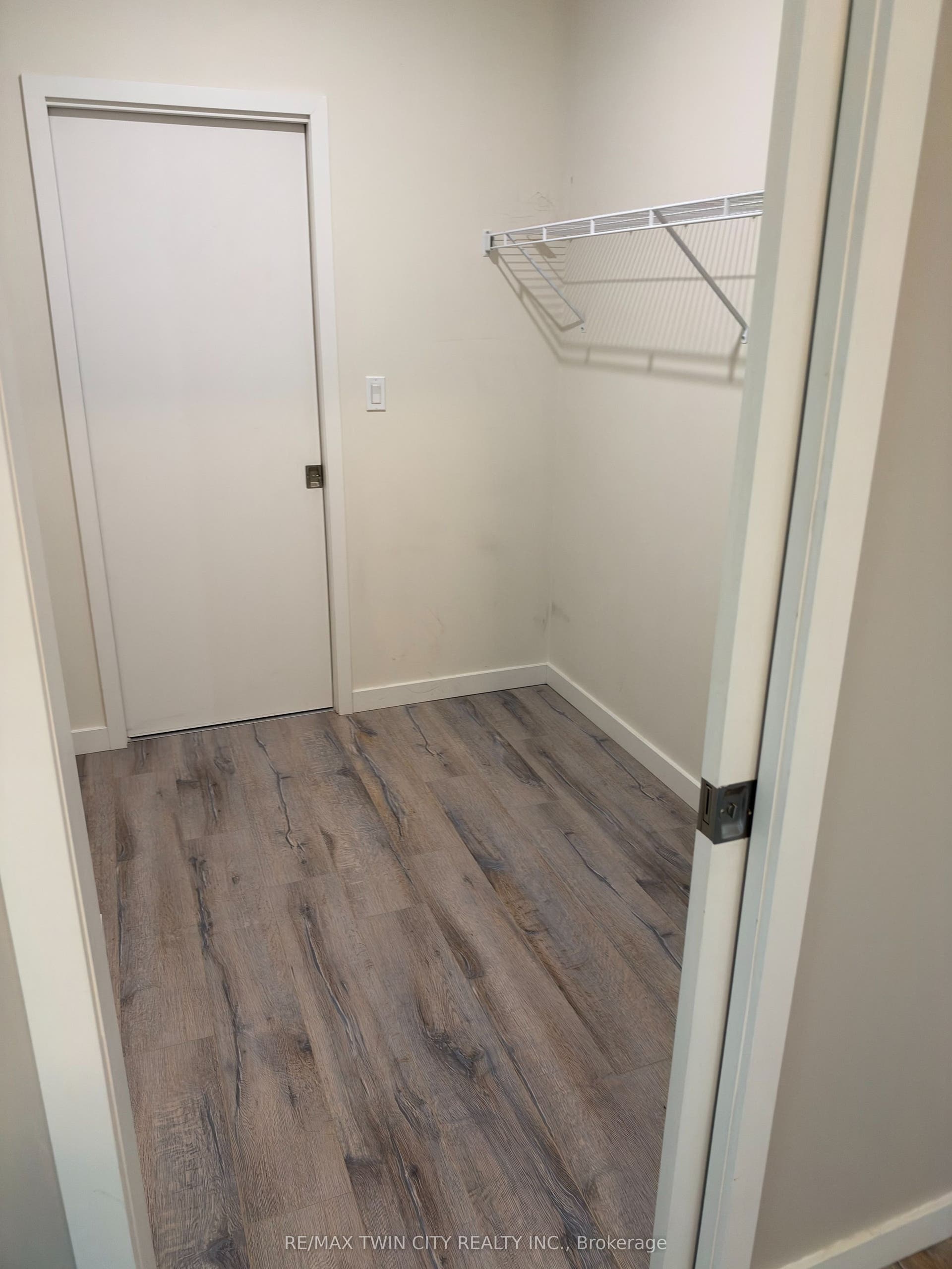 690 King Street W, #214, Kitchener, Waterloo ON N2G 0B9 Closet