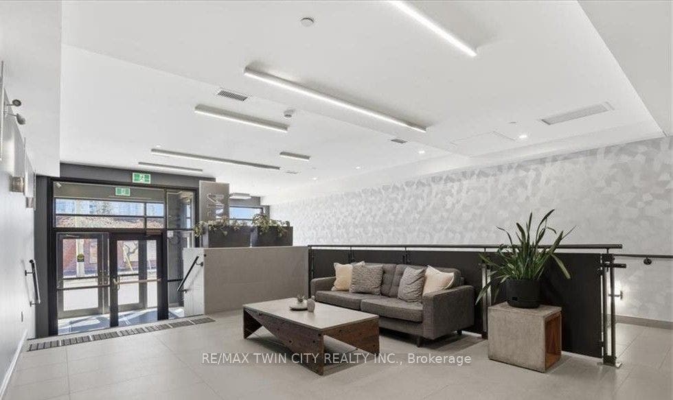 690 King Street W, #214, Kitchener, Waterloo ON N2G 0B9 Lobby