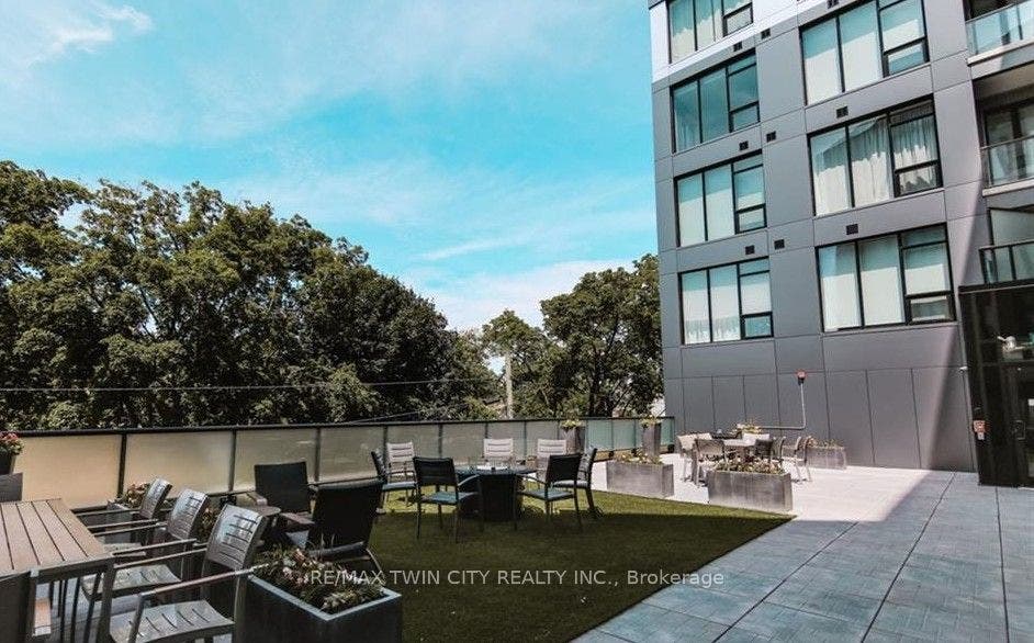 690 King Street W, #214, Kitchener, Waterloo ON N2G 0B9 Outdoor space