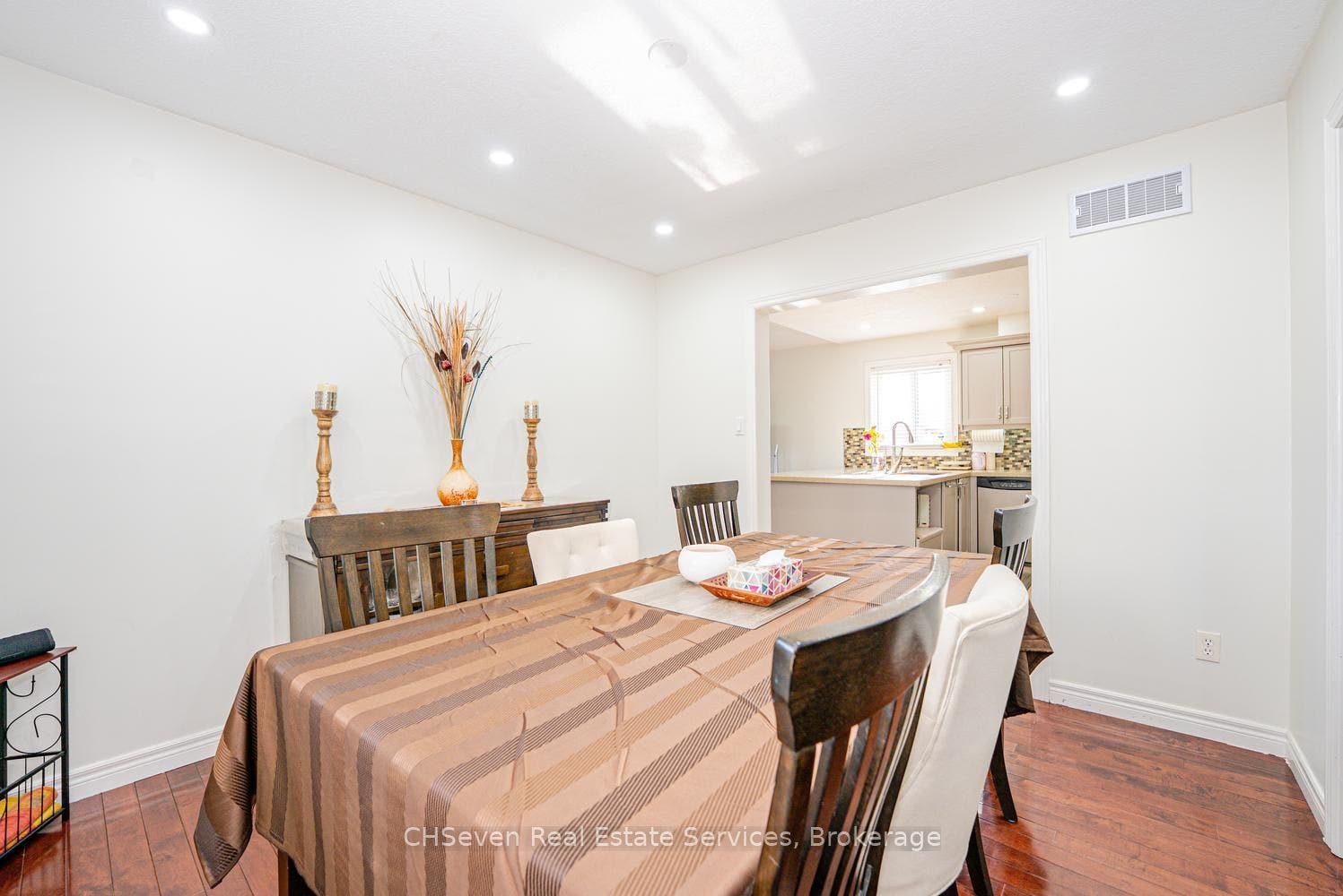 373 Thomas Slee Drive, Kitchener, Waterloo ON N2P 2X5 373 Thomas Slee Drive, Kitchener, Waterloo ON N2P 2X5