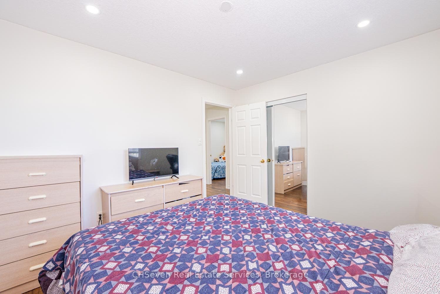 373 Thomas Slee Drive, Kitchener, Waterloo ON N2P 2X5 373 Thomas Slee Drive, Kitchener, Waterloo ON N2P 2X5