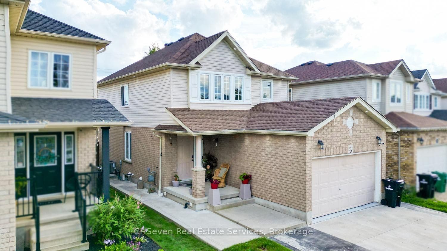373 Thomas Slee Drive, Kitchener, Waterloo ON N2P 2X5 373 Thomas Slee Drive, Kitchener, Waterloo ON N2P 2X5