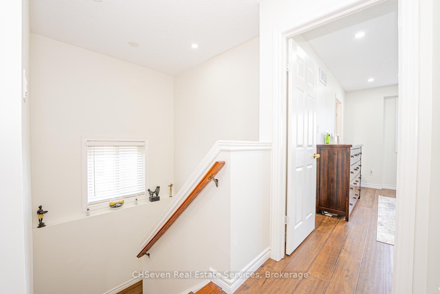 373 Thomas Slee Drive, Kitchener, Waterloo ON N2P 2X5 373 Thomas Slee Drive, Kitchener, Waterloo ON N2P 2X5