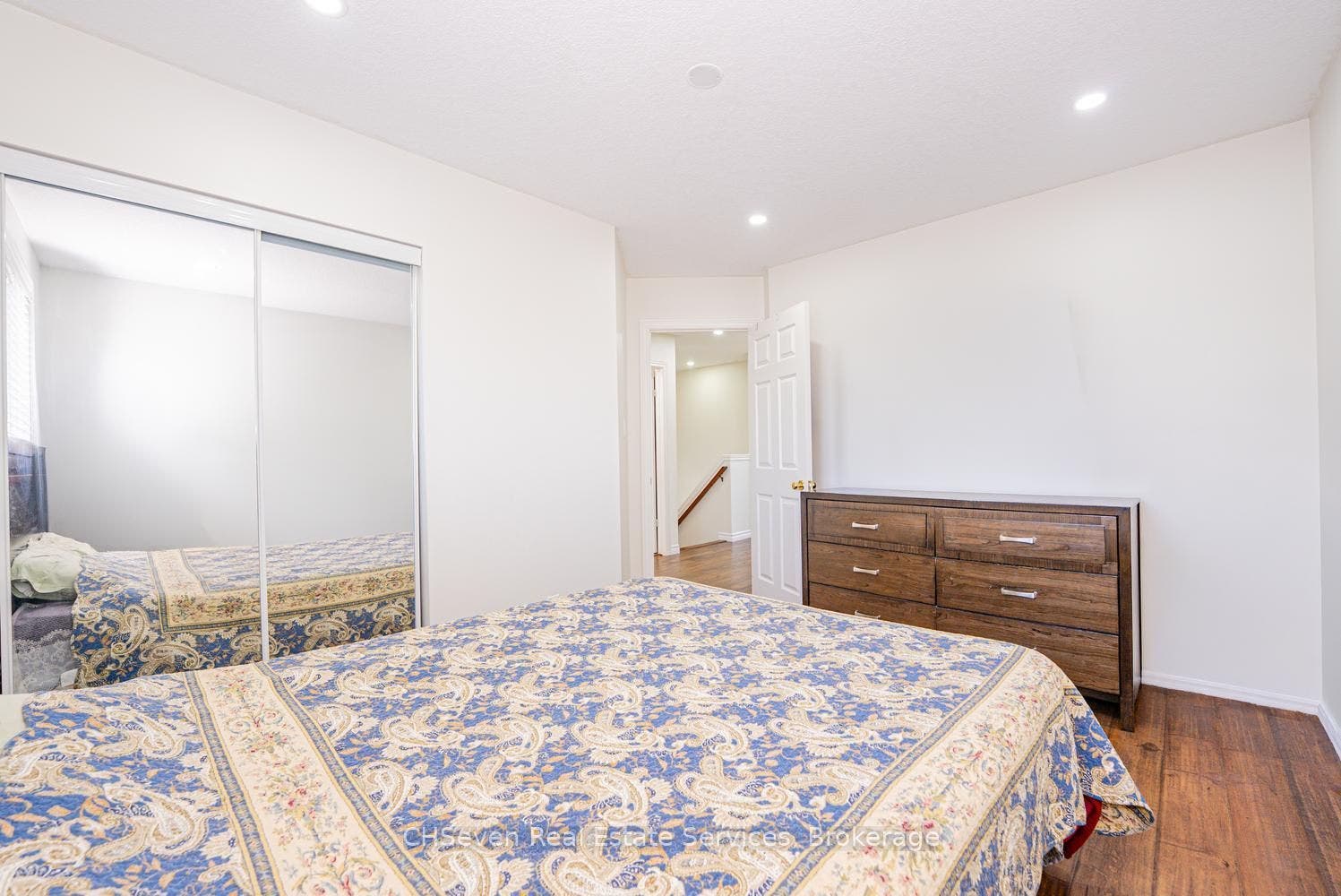 373 Thomas Slee Drive, Kitchener, Waterloo ON N2P 2X5 373 Thomas Slee Drive, Kitchener, Waterloo ON N2P 2X5