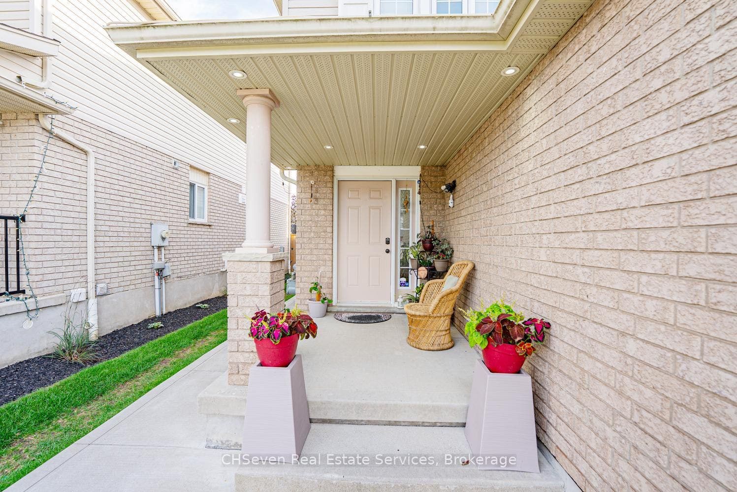 373 Thomas Slee Drive, Kitchener, Waterloo ON N2P 2X5 373 Thomas Slee Drive, Kitchener, Waterloo ON N2P 2X5