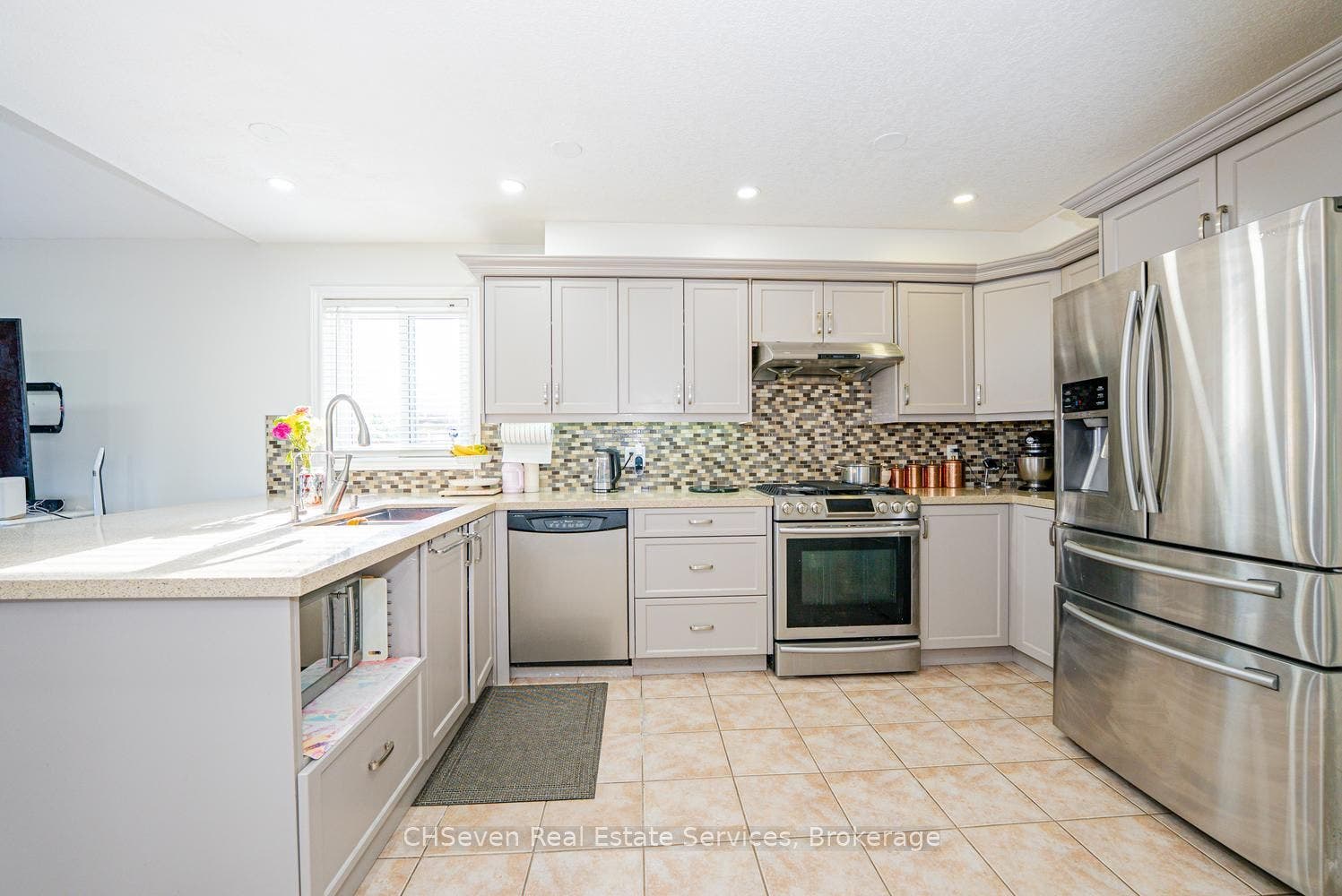 373 Thomas Slee Drive, Kitchener, Waterloo ON N2P 2X5 373 Thomas Slee Drive, Kitchener, Waterloo ON N2P 2X5