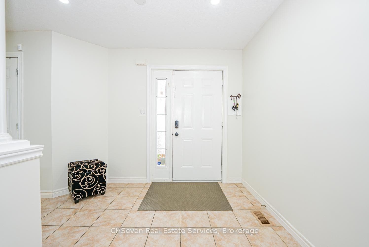 373 Thomas Slee Drive, Kitchener, Waterloo ON N2P 2X5 373 Thomas Slee Drive, Kitchener, Waterloo ON N2P 2X5