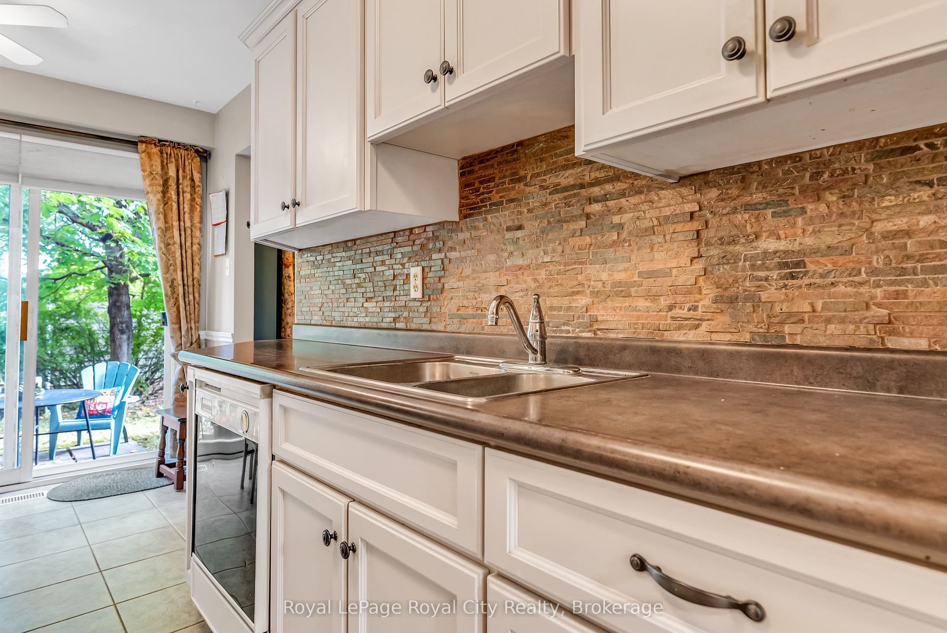 16 Hadati Road, #52, Guelph, Wellington ON N1E 6M2 16 Hadati Road, #52, Guelph, Wellington ON N1E 6M2