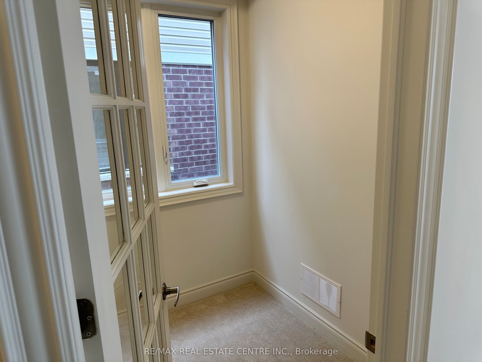 214 Elliot Avenue W, Centre Wellington, Wellington ON N1M 2W3 214 Elliot Avenue W, Centre Wellington, Wellington ON N1M 2W3