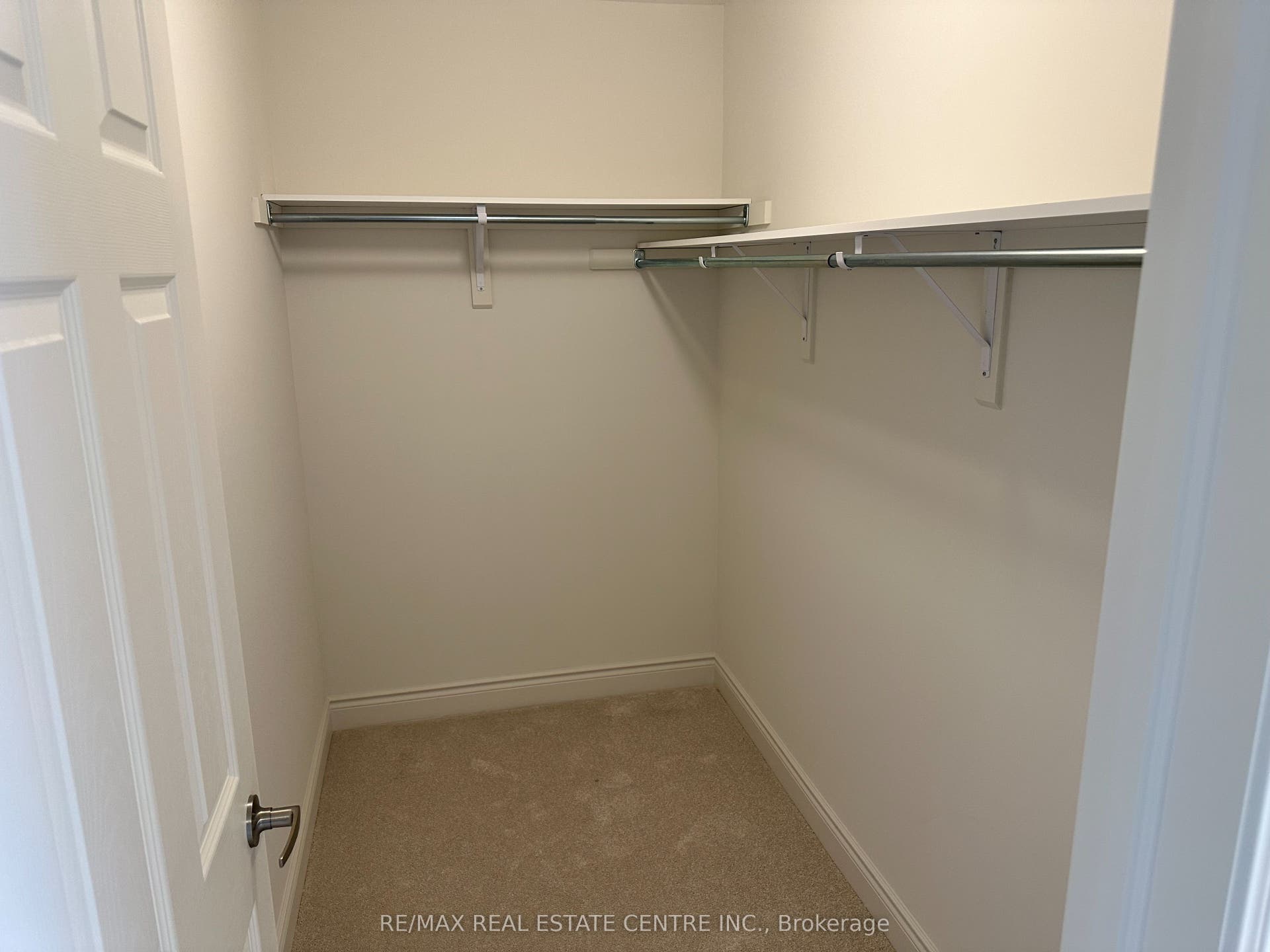 214 Elliot Avenue W, Centre Wellington, Wellington ON N1M 2W3 214 Elliot Avenue W, Centre Wellington, Wellington ON N1M 2W3
