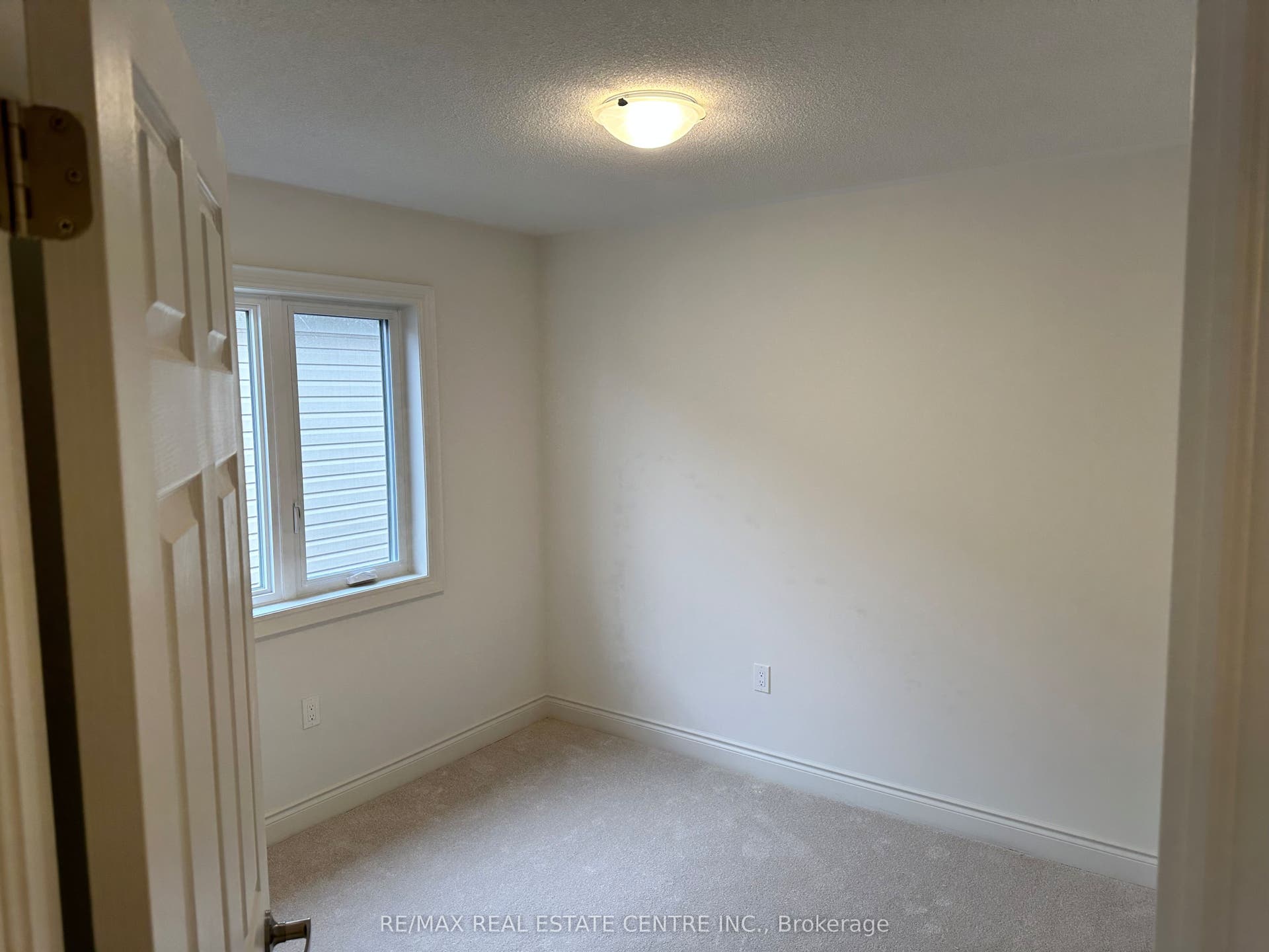 214 Elliot Avenue W, Centre Wellington, Wellington ON N1M 2W3 214 Elliot Avenue W, Centre Wellington, Wellington ON N1M 2W3