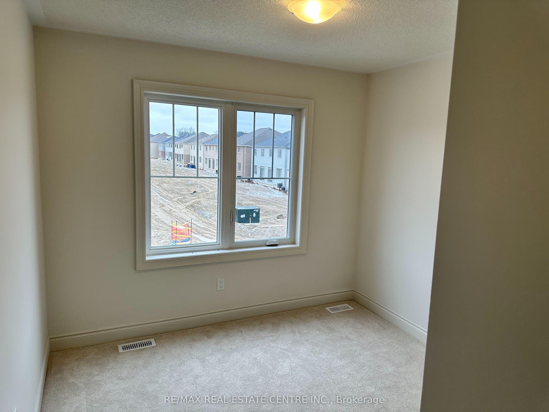 214 Elliot Avenue W, Centre Wellington, Wellington ON N1M 2W3 214 Elliot Avenue W, Centre Wellington, Wellington ON N1M 2W3