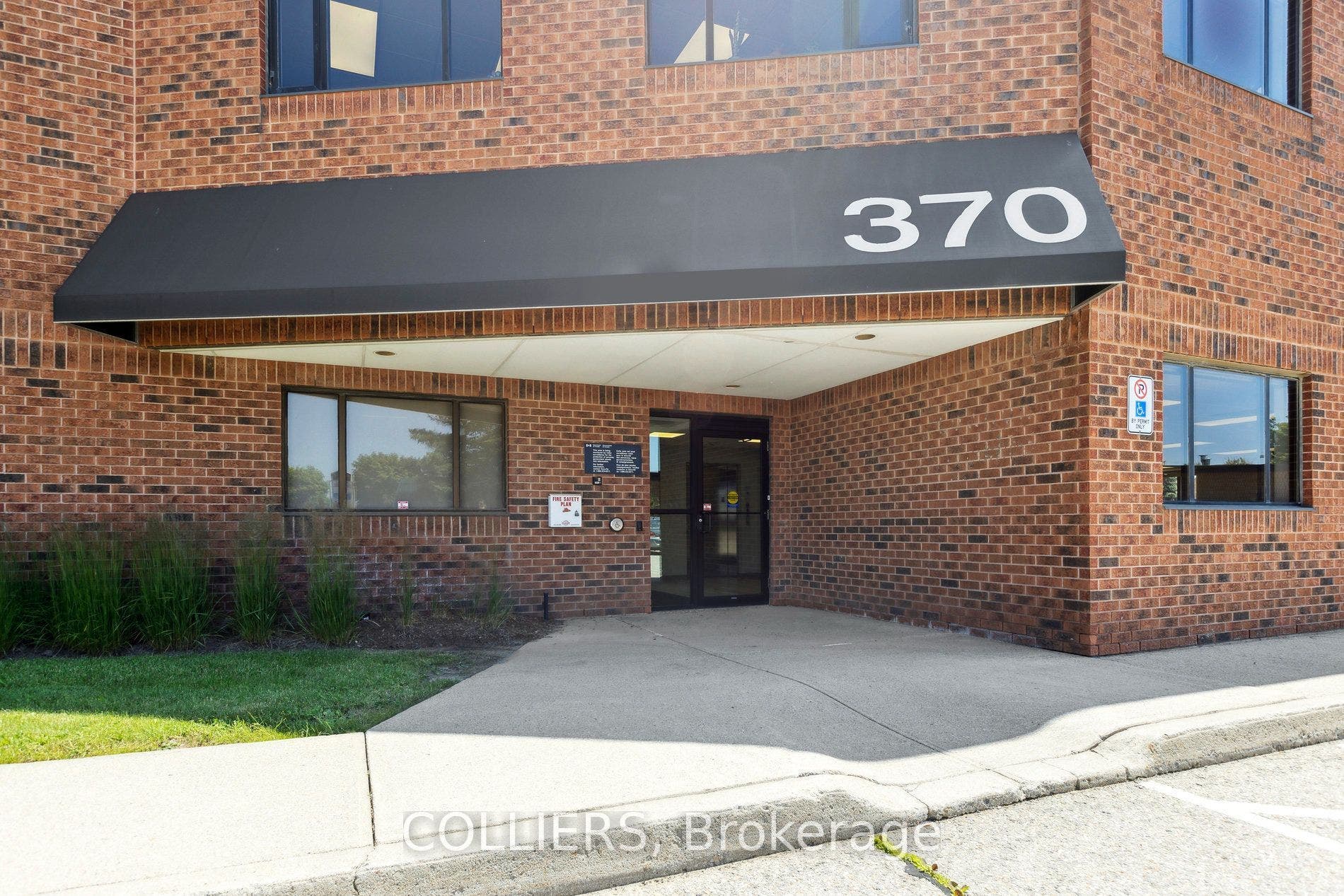 370 Speedvale Avenue, #102, Guelph, Wellington ON N1H 7M7 370 Speedvale Avenue, #102, Guelph, Wellington ON N1H 7M7