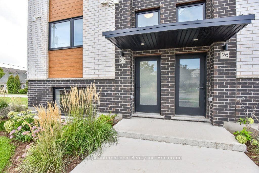 32 Duggan Lane, Guelph, Wellington ON N1L 0R2 32 Duggan Lane, Guelph, Wellington ON N1L 0R2