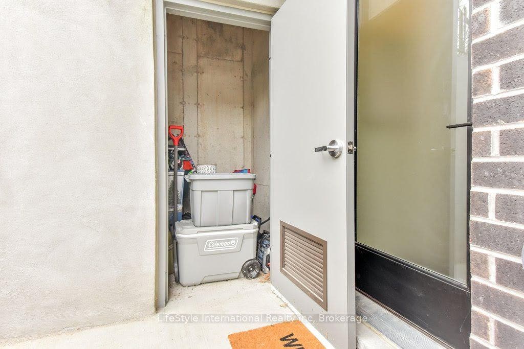 32 Duggan Lane, Guelph, Wellington ON N1L 0R2 32 Duggan Lane, Guelph, Wellington ON N1L 0R2