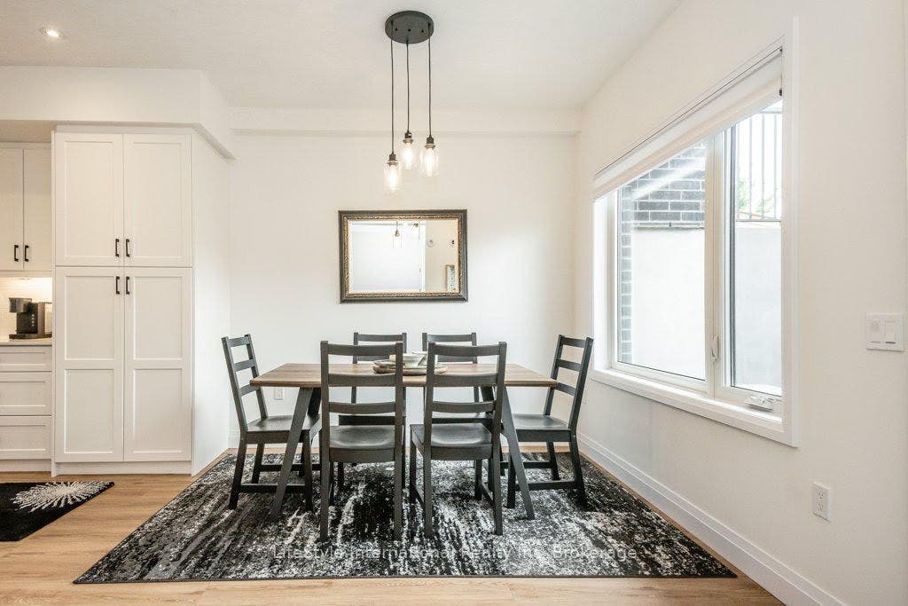 32 Duggan Lane, Guelph, Wellington ON N1L 0R2 32 Duggan Lane, Guelph, Wellington ON N1L 0R2