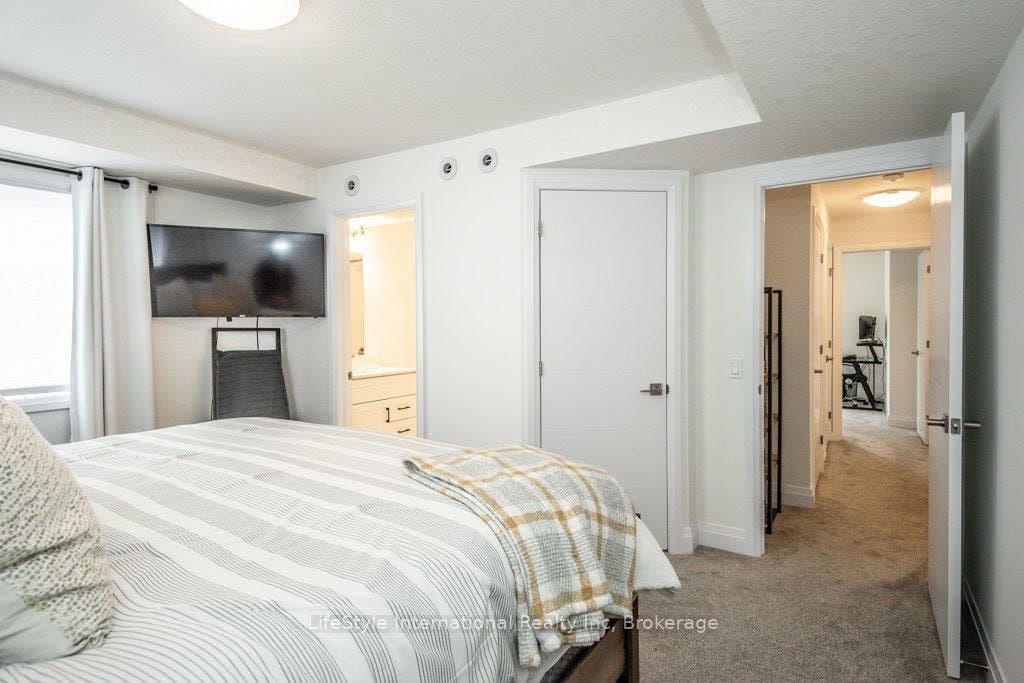32 Duggan Lane, Guelph, Wellington ON N1L 0R2 32 Duggan Lane, Guelph, Wellington ON N1L 0R2
