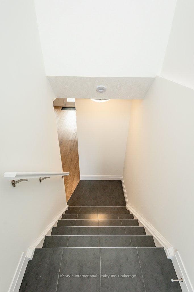 32 Duggan Lane, Guelph, Wellington ON N1L 0R2 32 Duggan Lane, Guelph, Wellington ON N1L 0R2