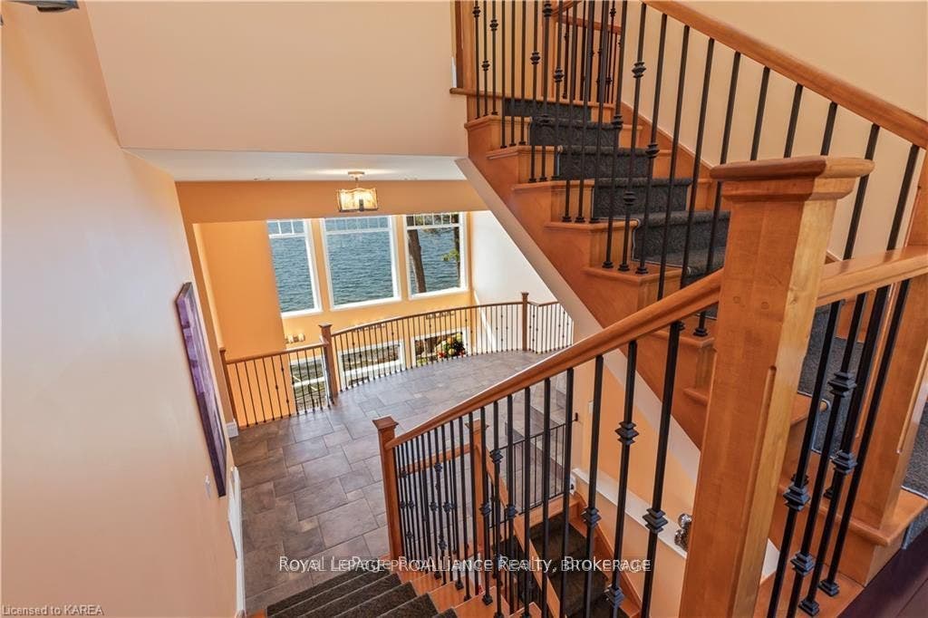 1618 St Lawrence Avenue, Kingston, Frontenac ON K7L 4V1