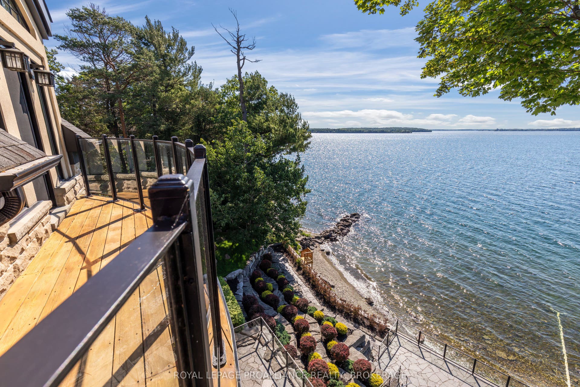 1618 St Lawrence Avenue, Kingston, Frontenac ON K7L 4V1