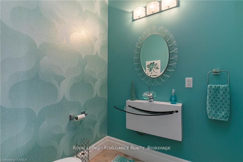 1618 St Lawrence Avenue, Kingston, Frontenac ON K7L 4V1