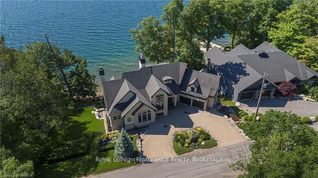 1618 St Lawrence Avenue, Kingston, Frontenac ON K7L 4V1