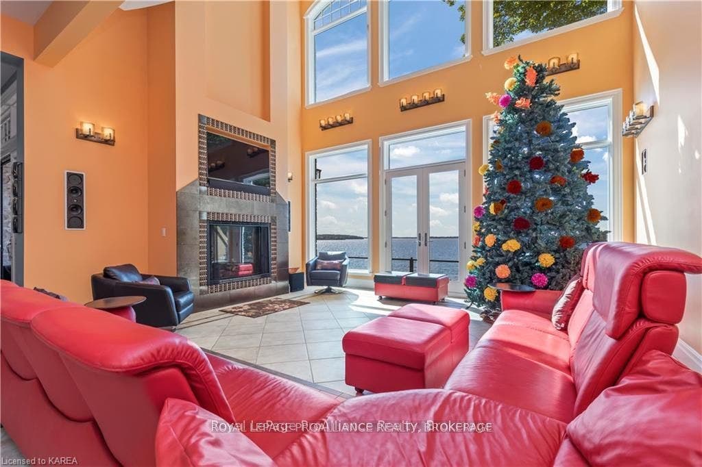 1618 St Lawrence Avenue, Kingston, Frontenac ON K7L 4V1