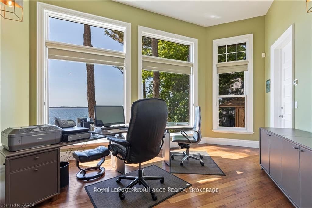 1618 St Lawrence Avenue, Kingston, Frontenac ON K7L 4V1