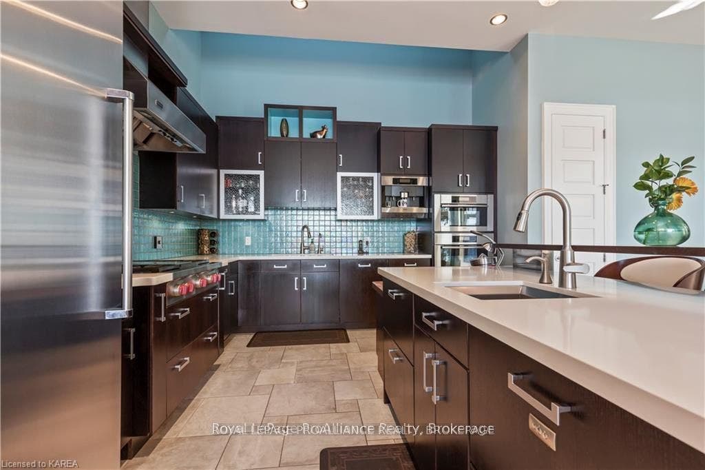 1618 St Lawrence Avenue, Kingston, Frontenac ON K7L 4V1