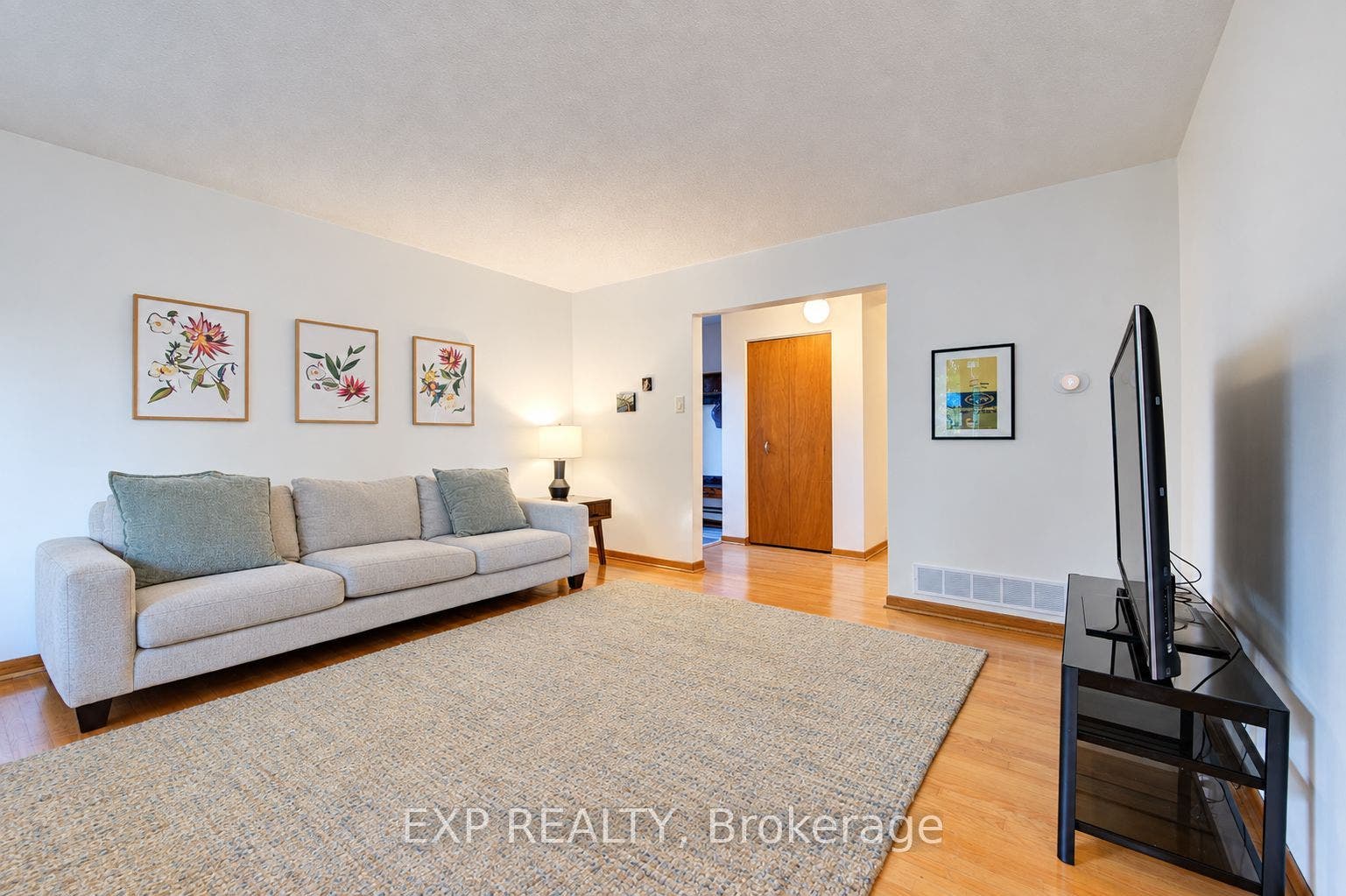 115 Chopin Drive, Kitchener, Waterloo ON N2M 2G3 115 Chopin Drive, Kitchener, Waterloo ON N2M 2G3