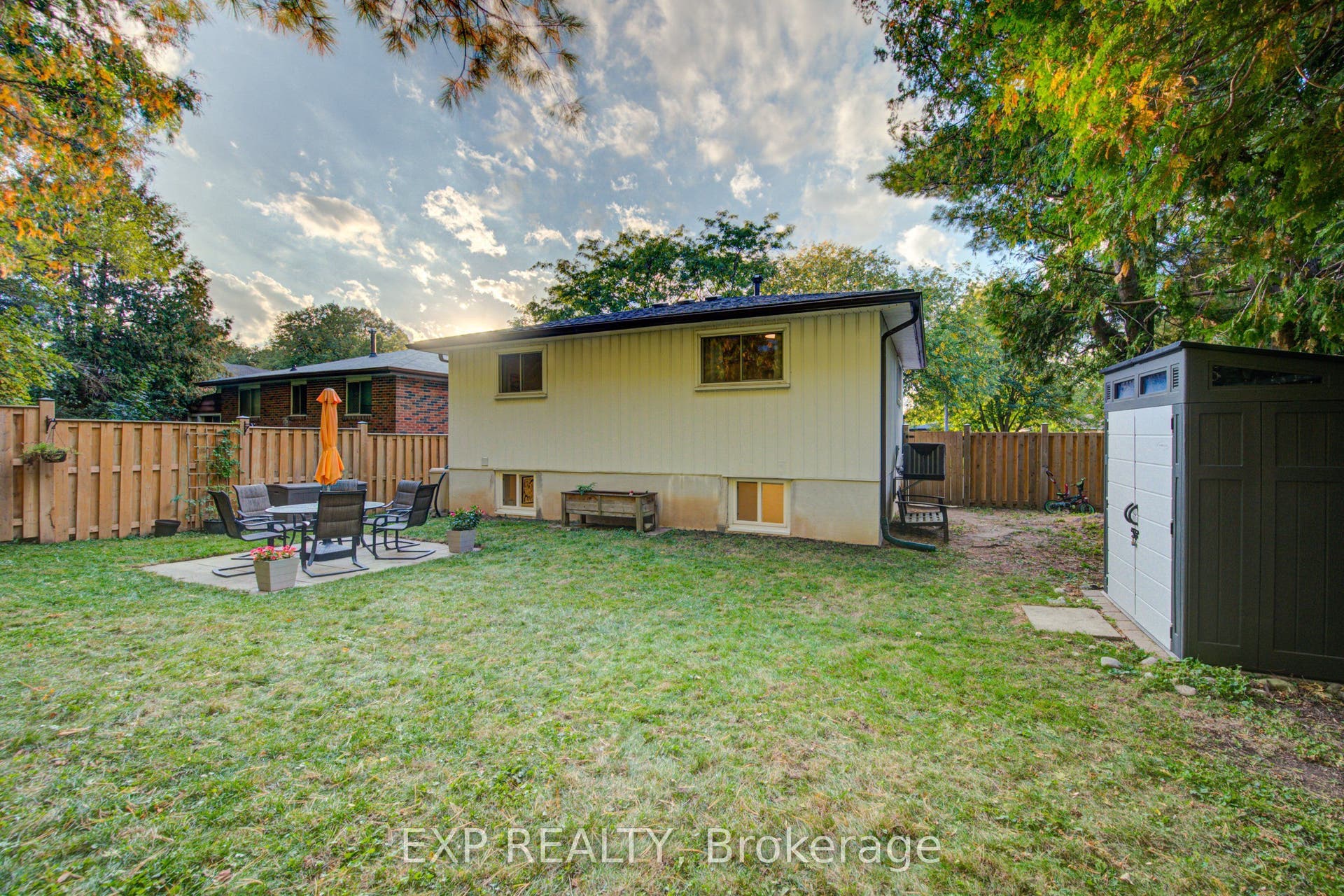 115 Chopin Drive, Kitchener, Waterloo ON N2M 2G3 115 Chopin Drive, Kitchener, Waterloo ON N2M 2G3