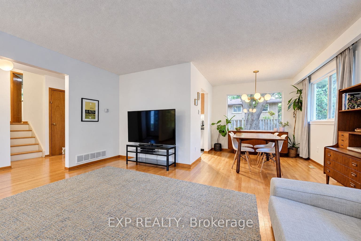 115 Chopin Drive, Kitchener, Waterloo ON N2M 2G3 115 Chopin Drive, Kitchener, Waterloo ON N2M 2G3