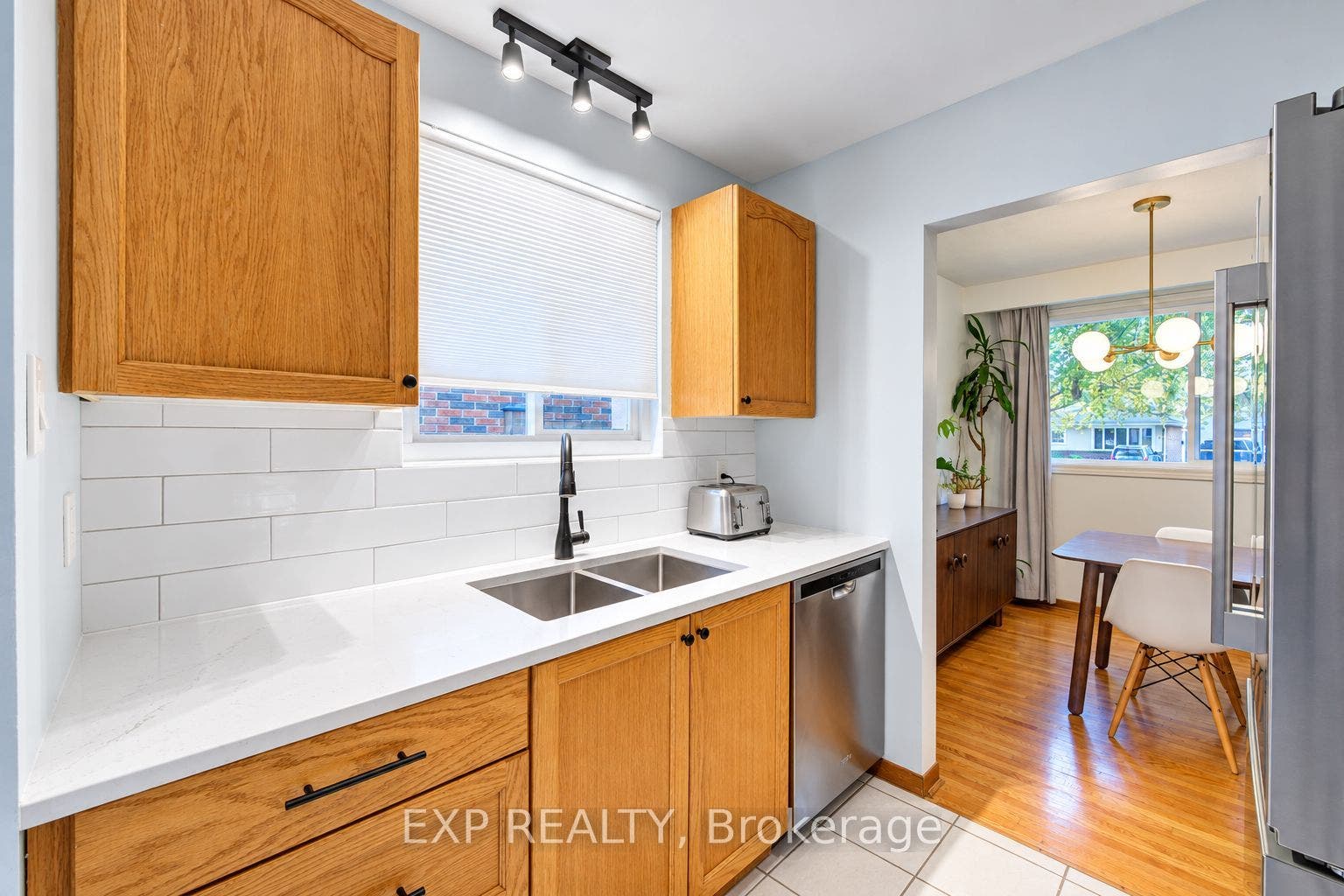 115 Chopin Drive, Kitchener, Waterloo ON N2M 2G3 115 Chopin Drive, Kitchener, Waterloo ON N2M 2G3